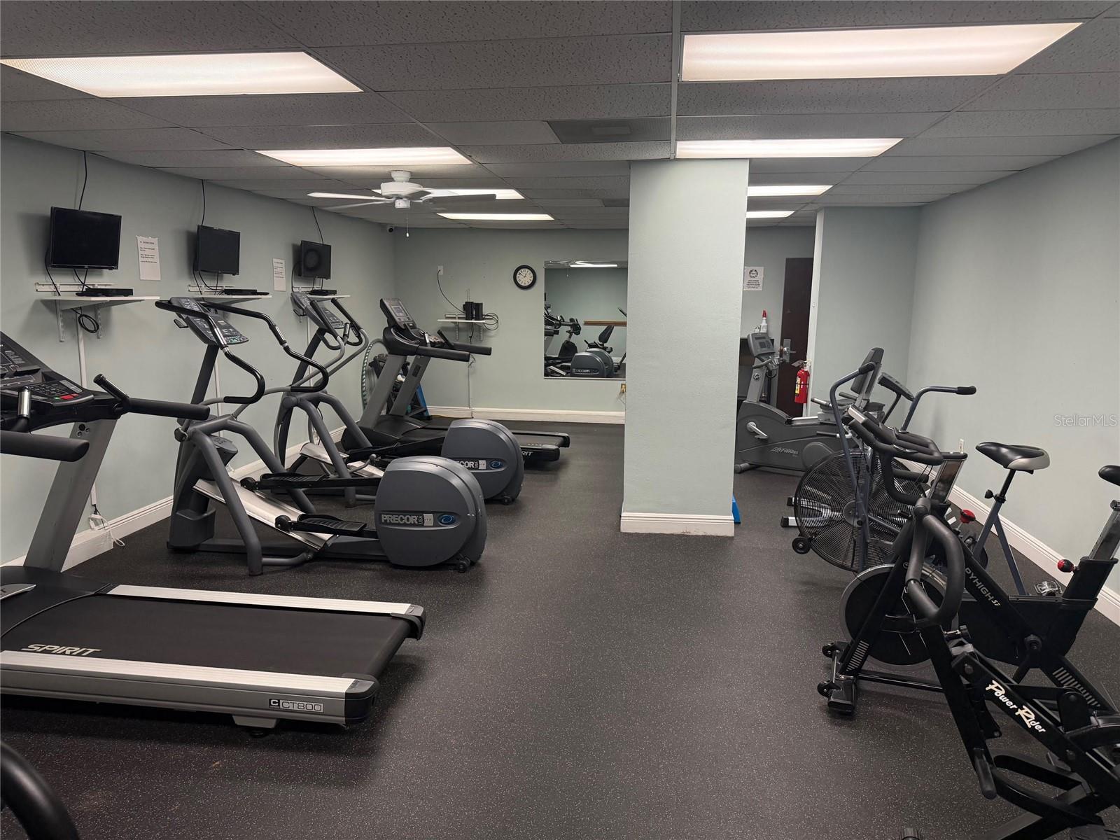 Image 23 of 42 For 925 Halifax Avenue 102