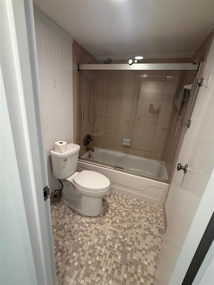 Image 36 of 42 For 925 Halifax Avenue 102