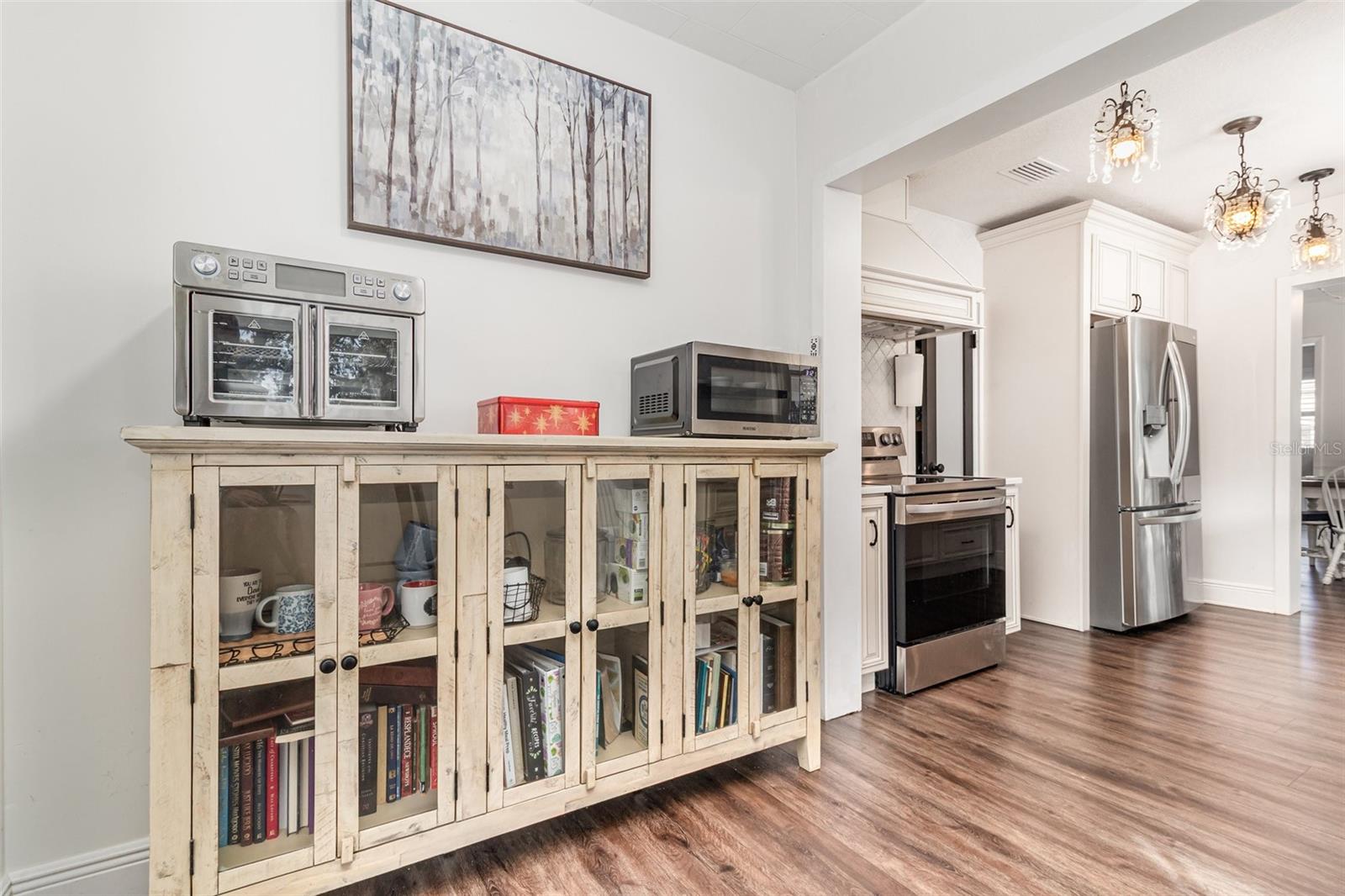 Image 16 of 51 For 1099 Grove Avenue