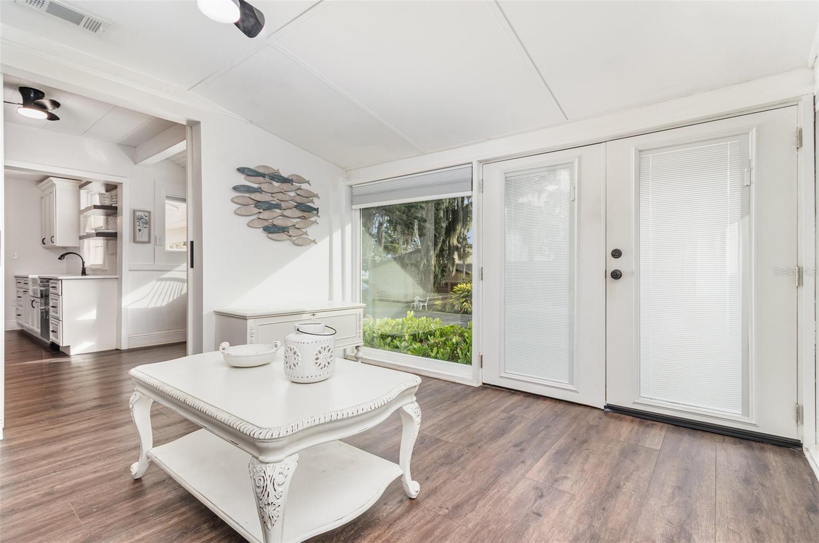 Image 18 of 51 For 1099 Grove Avenue