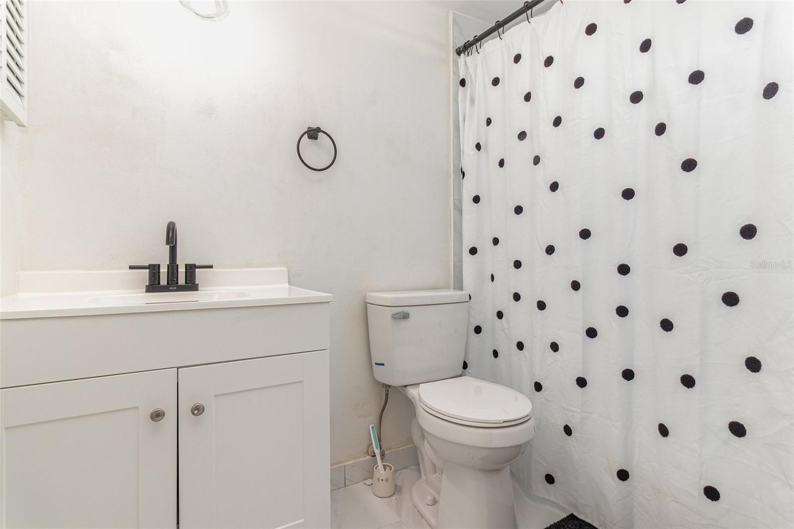 Image 19 of 51 For 1099 Grove Avenue