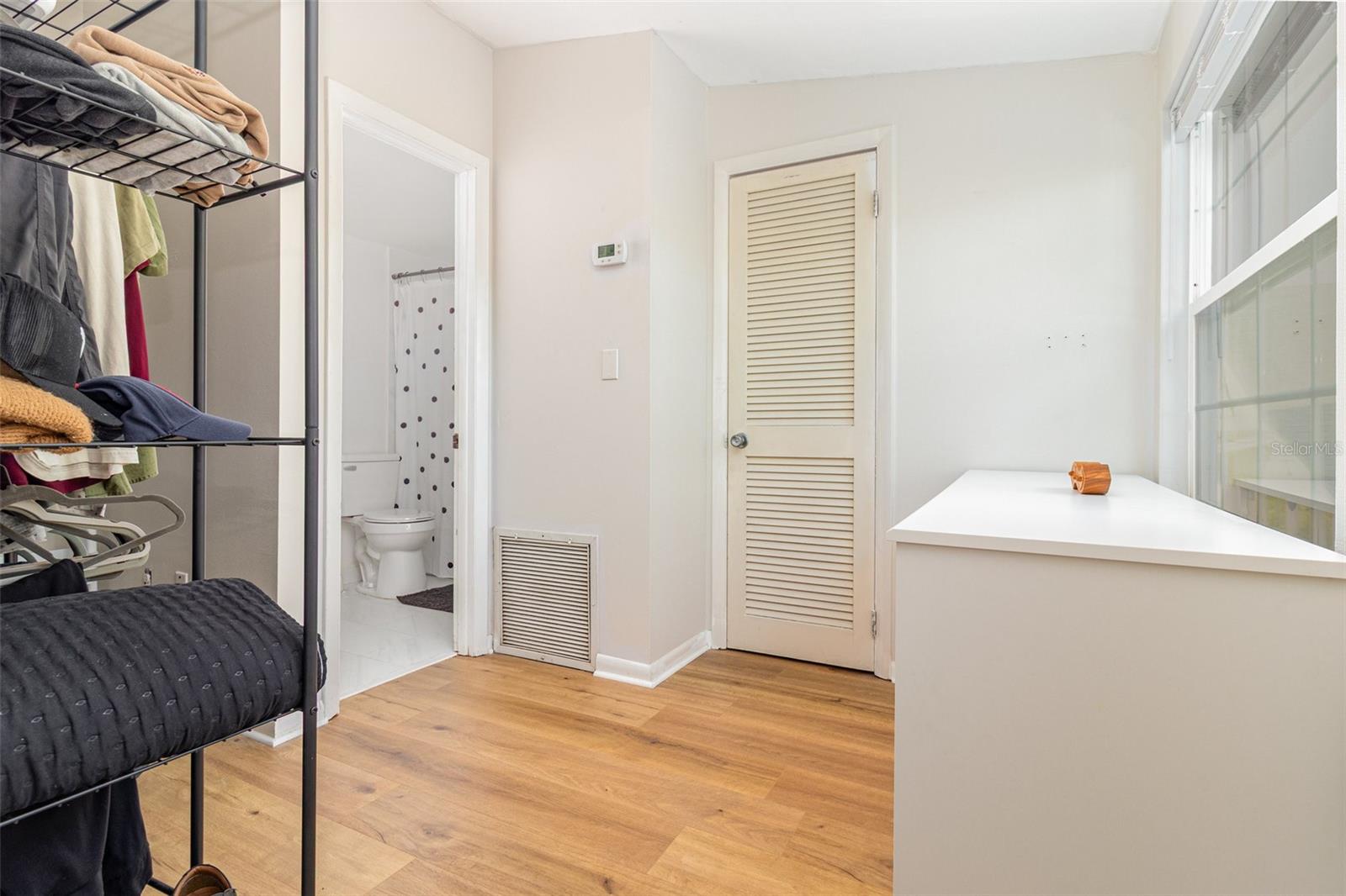 Image 26 of 51 For 1099 Grove Avenue