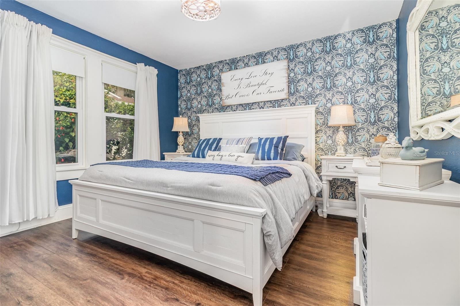 Image 27 of 51 For 1099 Grove Avenue