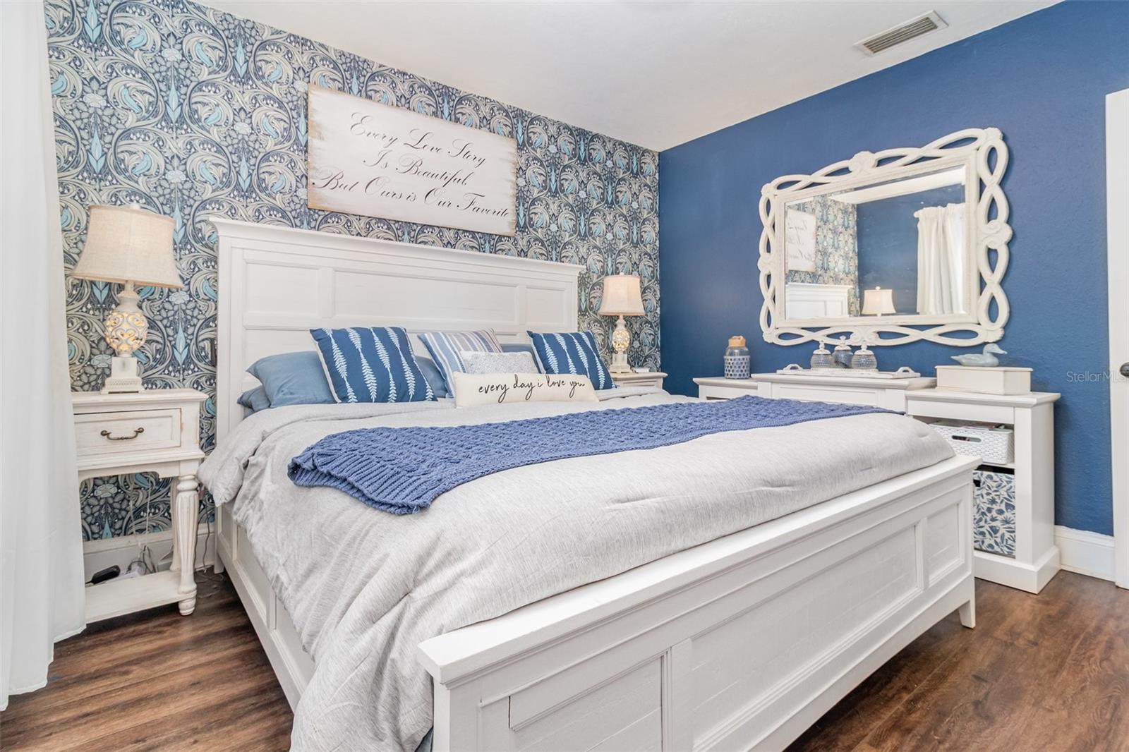 Image 28 of 51 For 1099 Grove Avenue