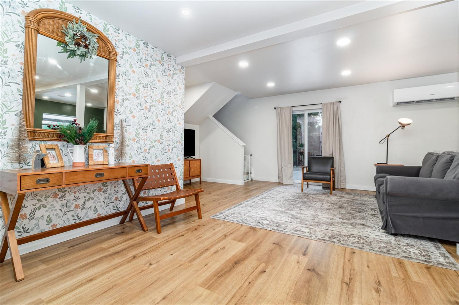 Image 30 of 51 For 1099 Grove Avenue