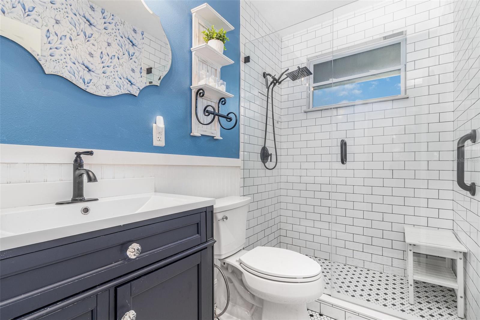 Image 34 of 51 For 1099 Grove Avenue