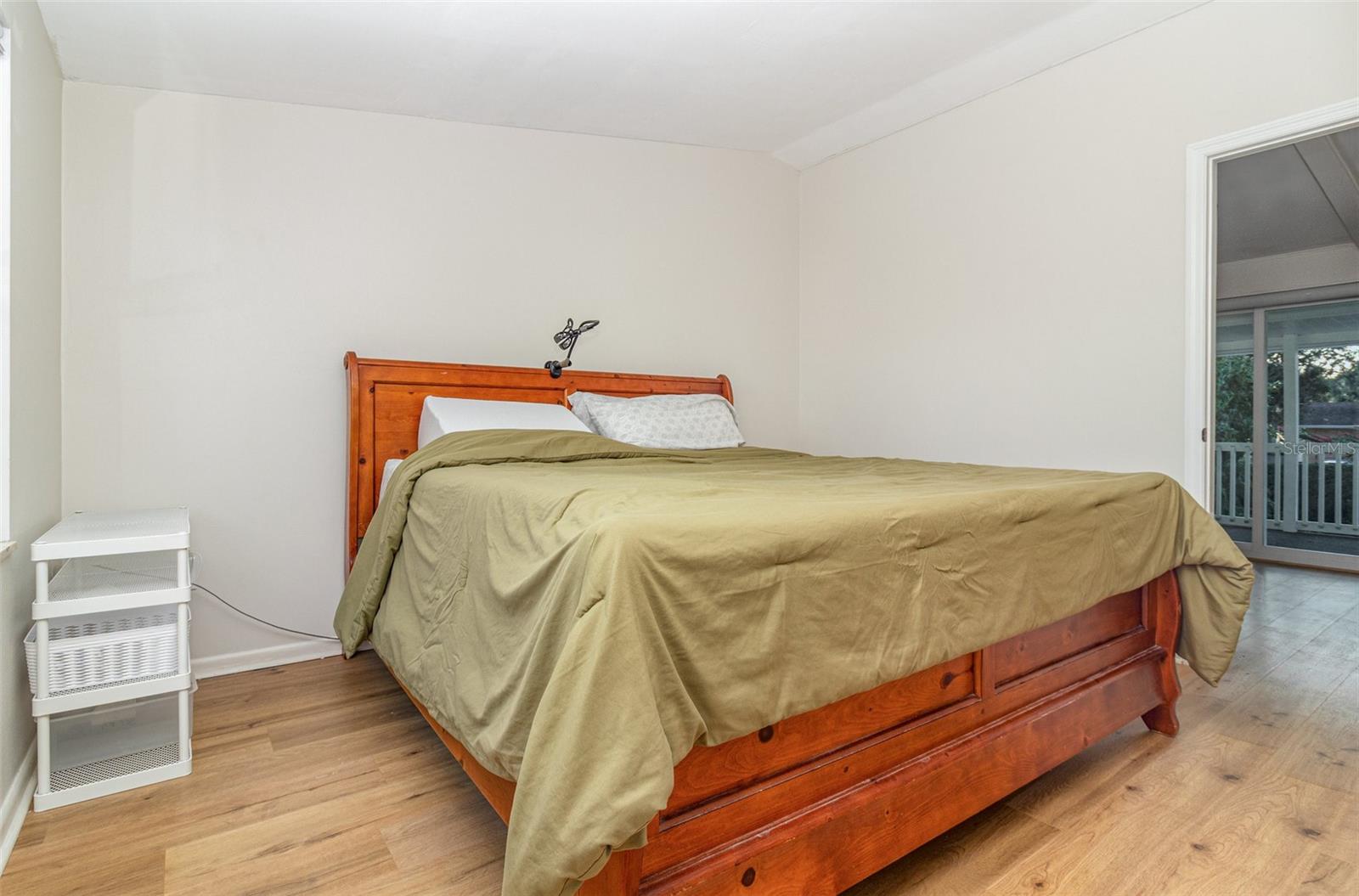 Image 38 of 51 For 1099 Grove Avenue