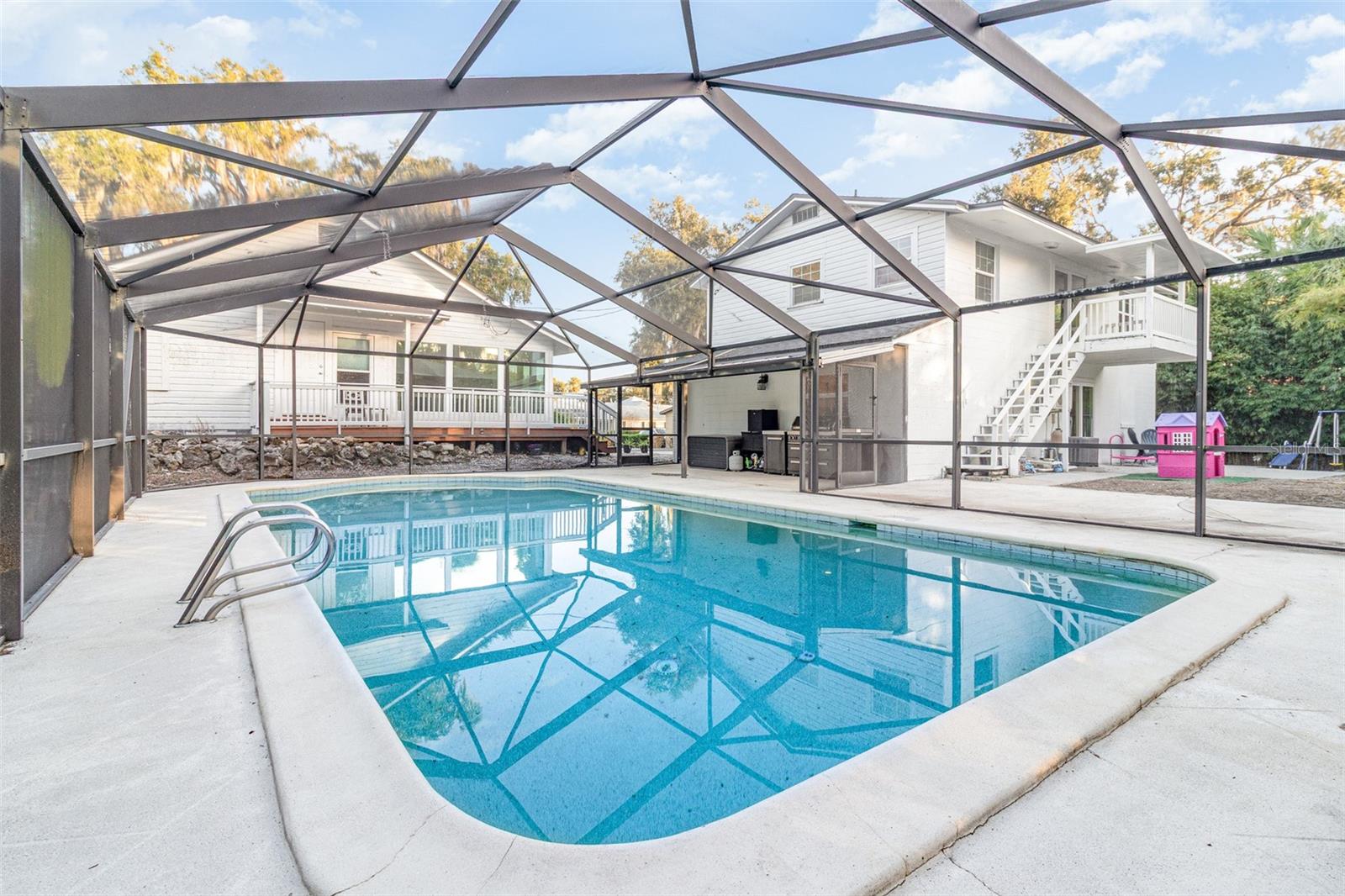 Image 42 of 51 For 1099 Grove Avenue