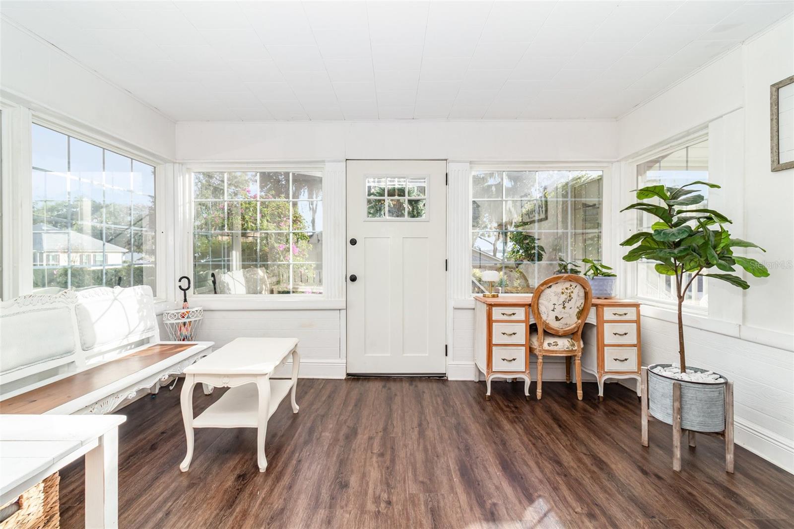 Image 6 of 51 For 1099 Grove Avenue