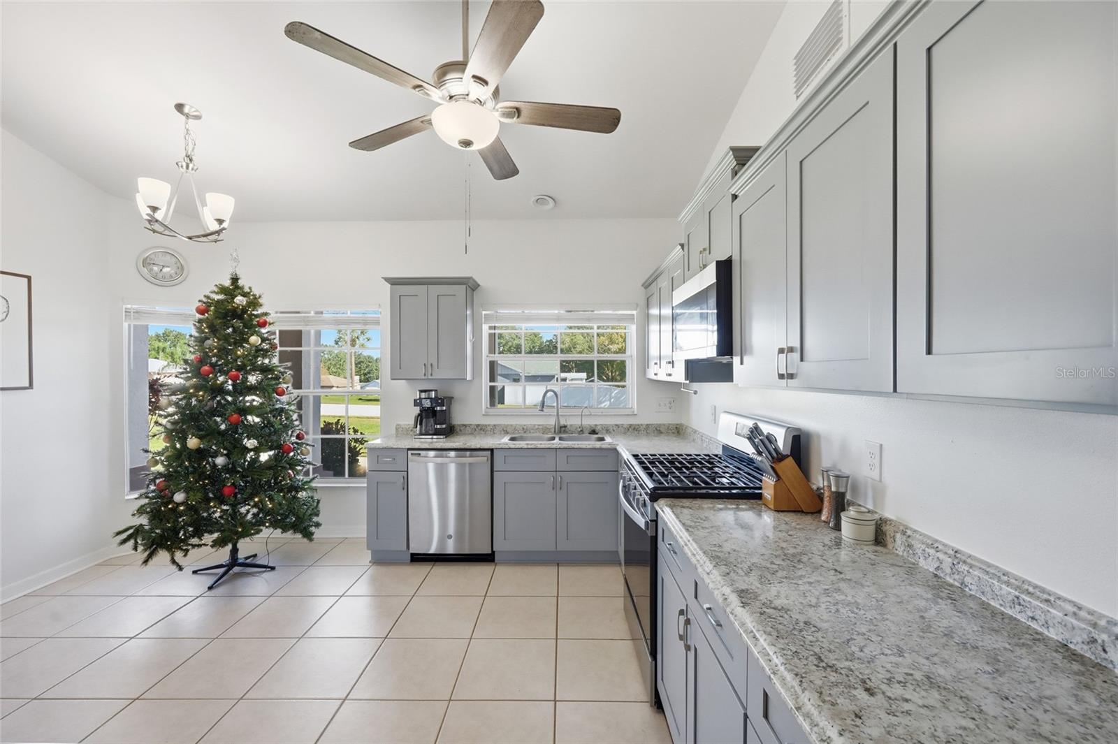 Image 10 of 42 For 14617 Pointe East Trail