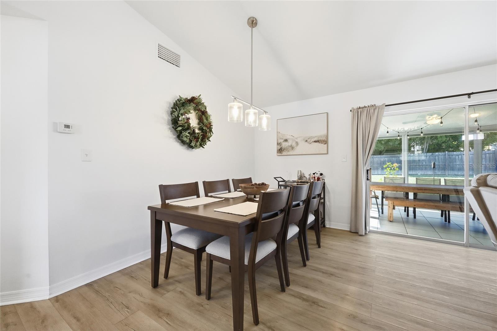 Image 17 of 42 For 14617 Pointe East Trail