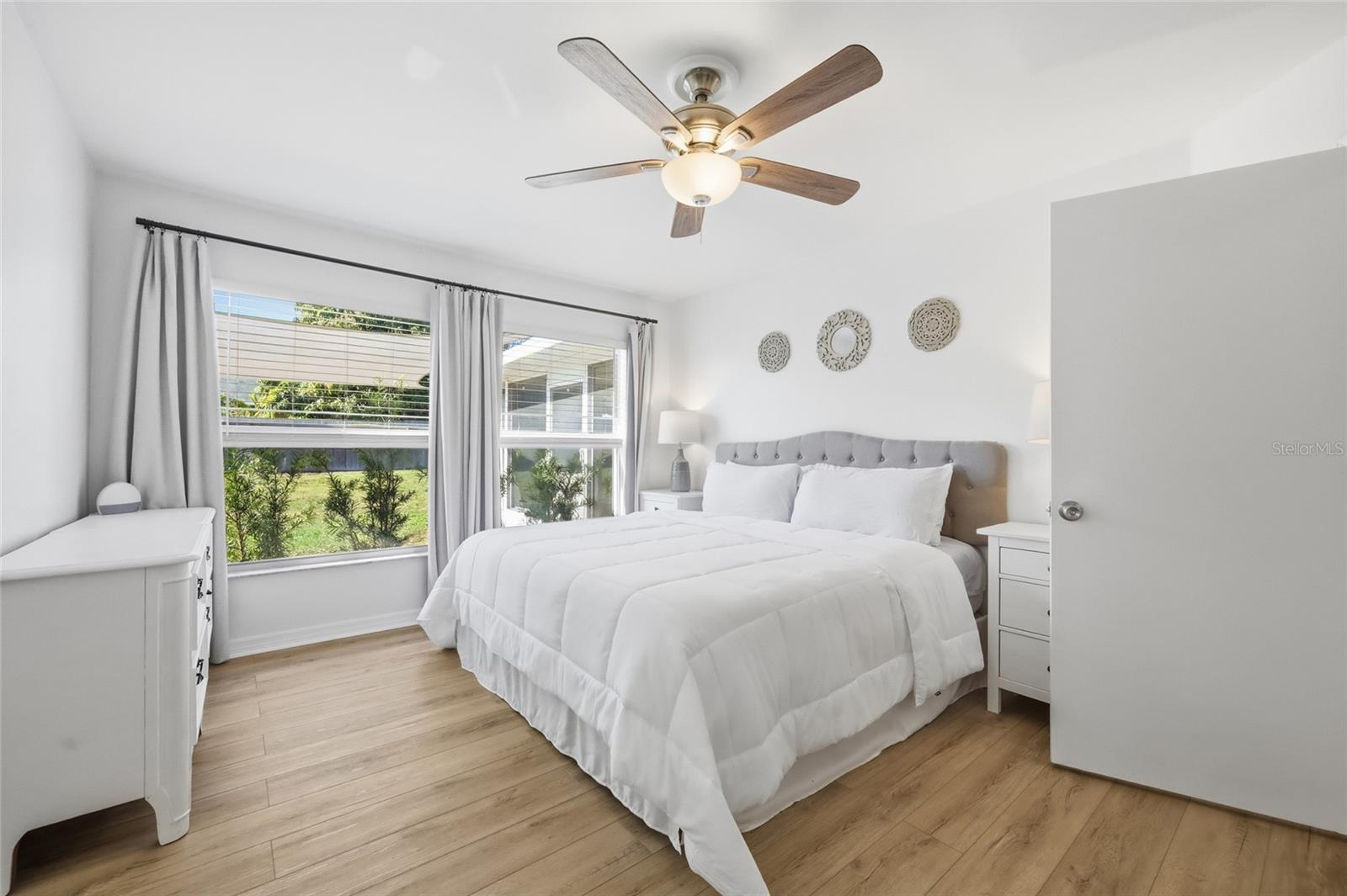 Image 19 of 42 For 14617 Pointe East Trail