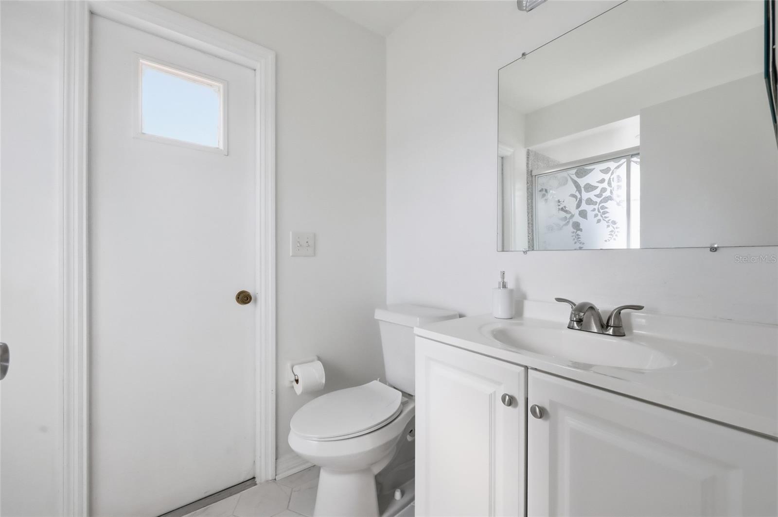 Image 22 of 42 For 14617 Pointe East Trail