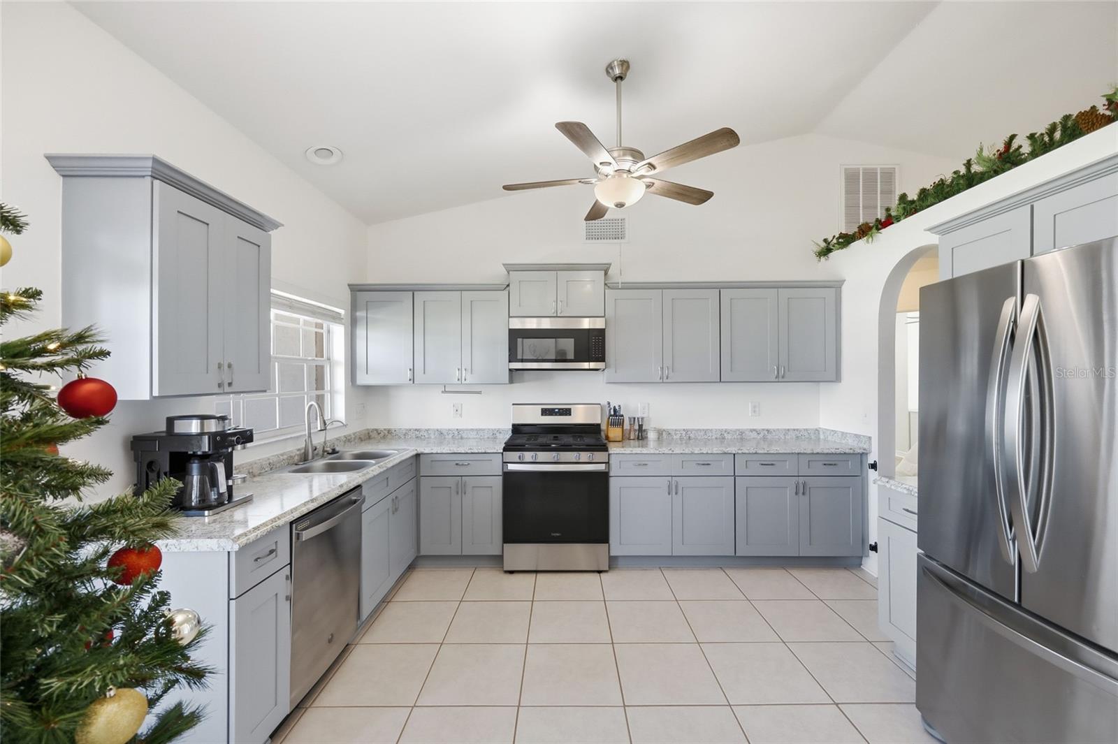 Image 7 of 42 For 14617 Pointe East Trail