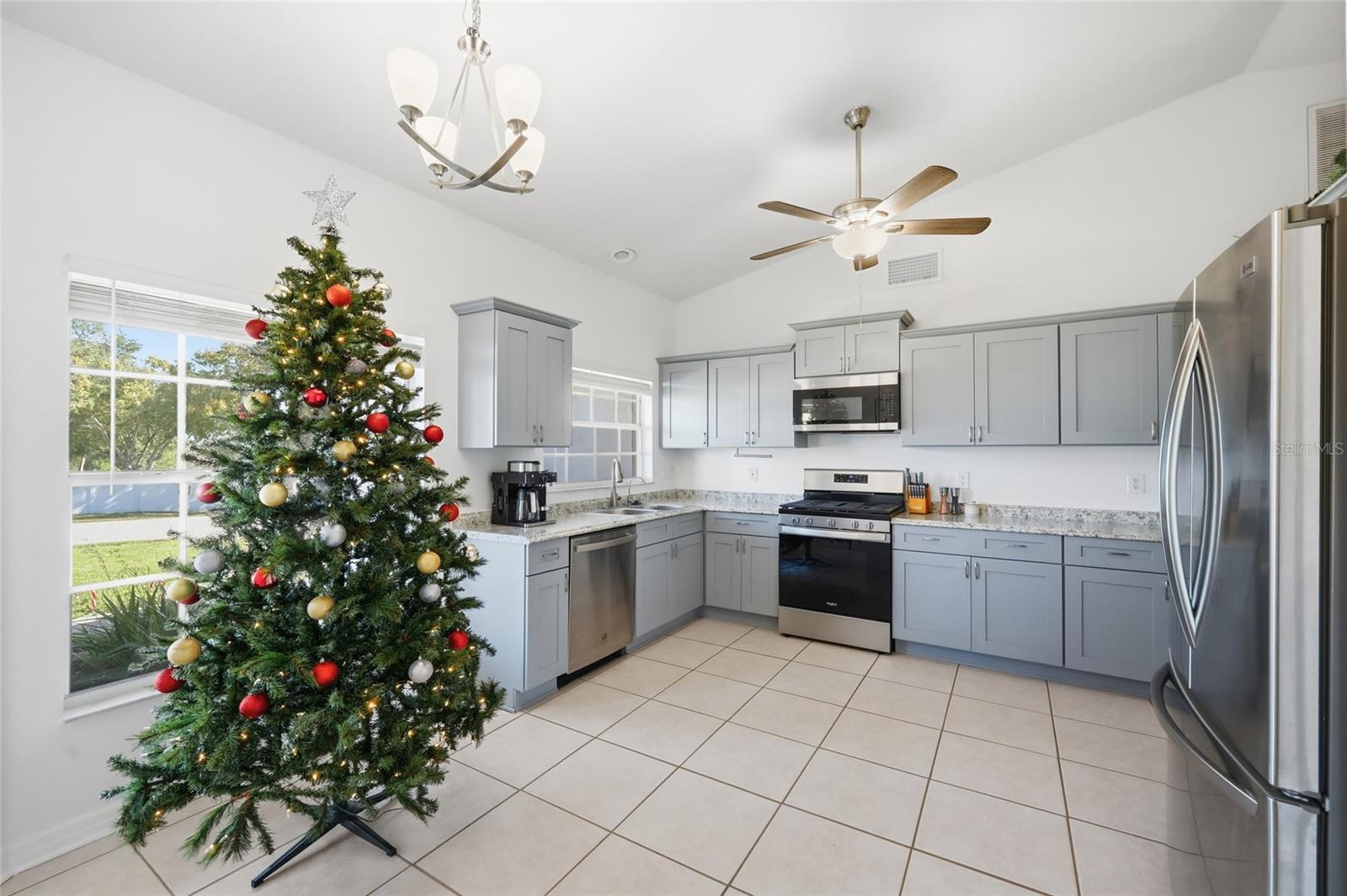 Image 8 of 42 For 14617 Pointe East Trail