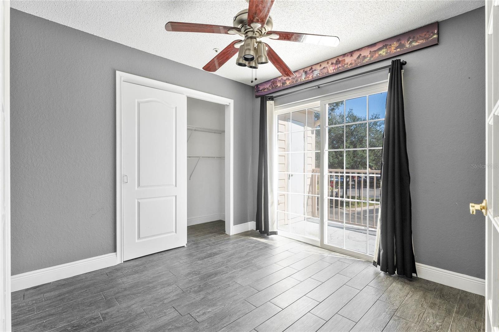 Image 11 of 22 For 660 Youngstown  282