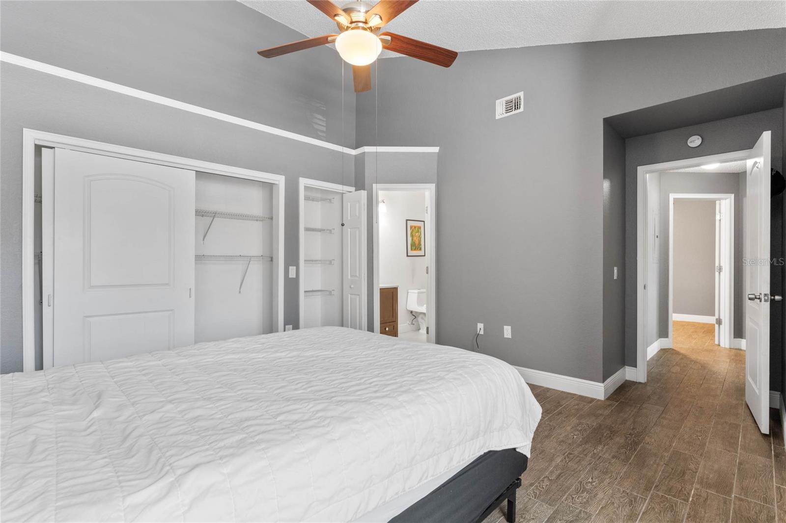 Image 15 of 22 For 660 Youngstown  282