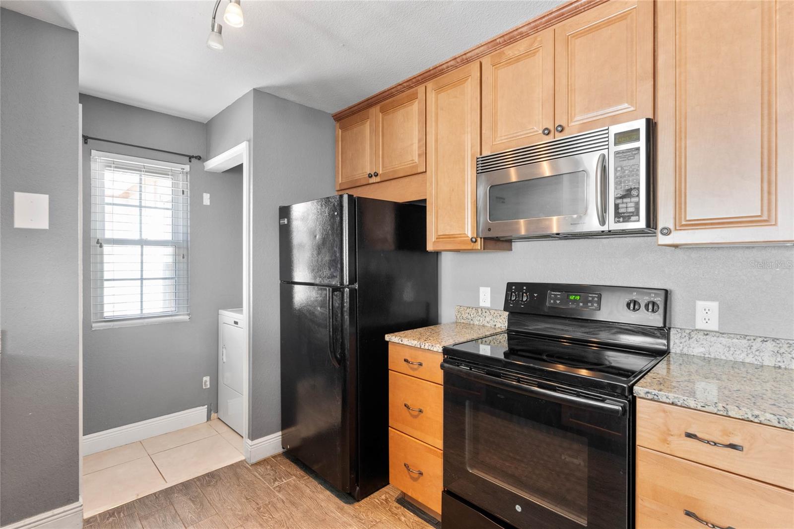 Image 8 of 22 For 660 Youngstown  282