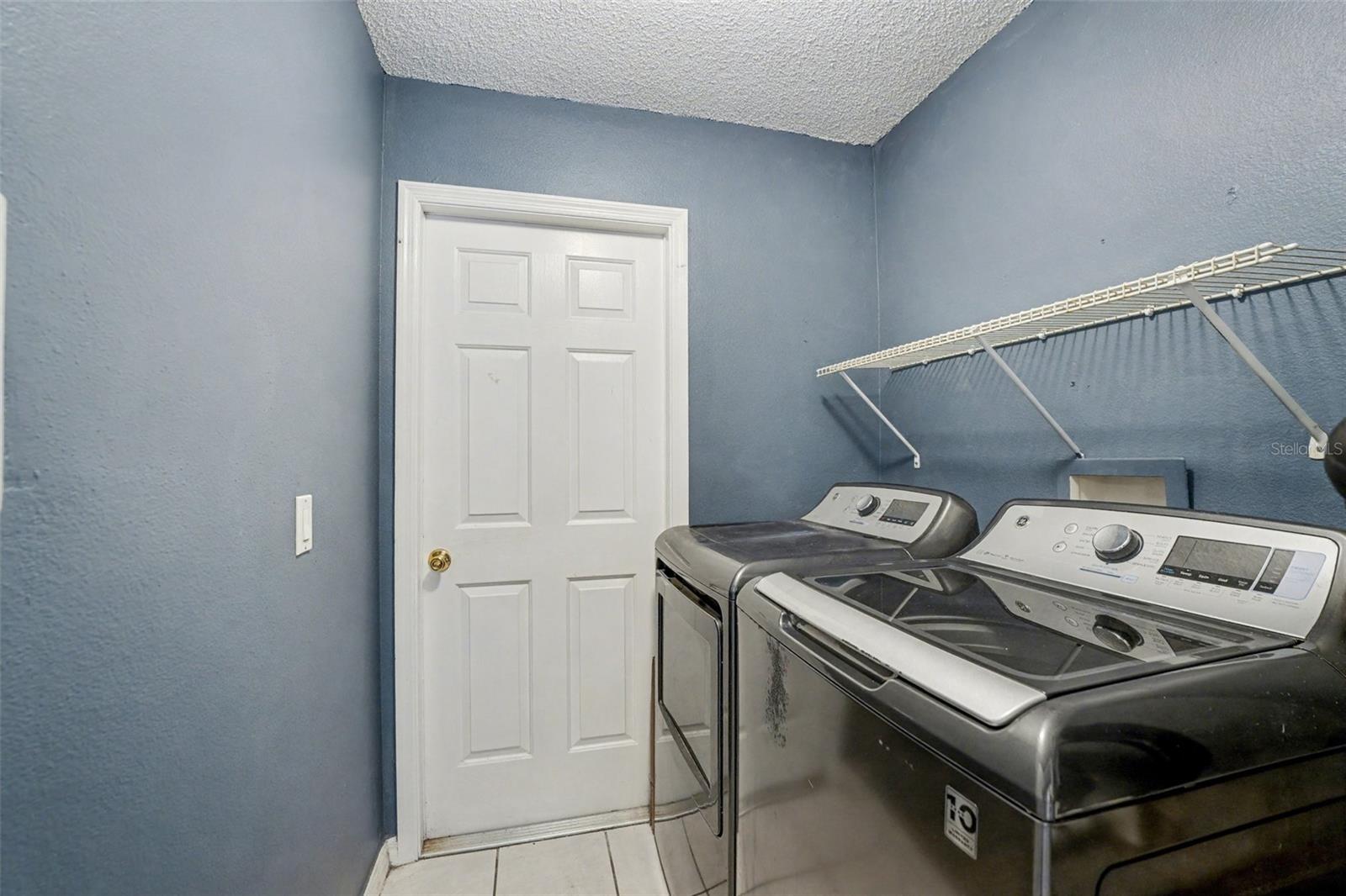 Image 21 of 27 For 2940 Evans Drive