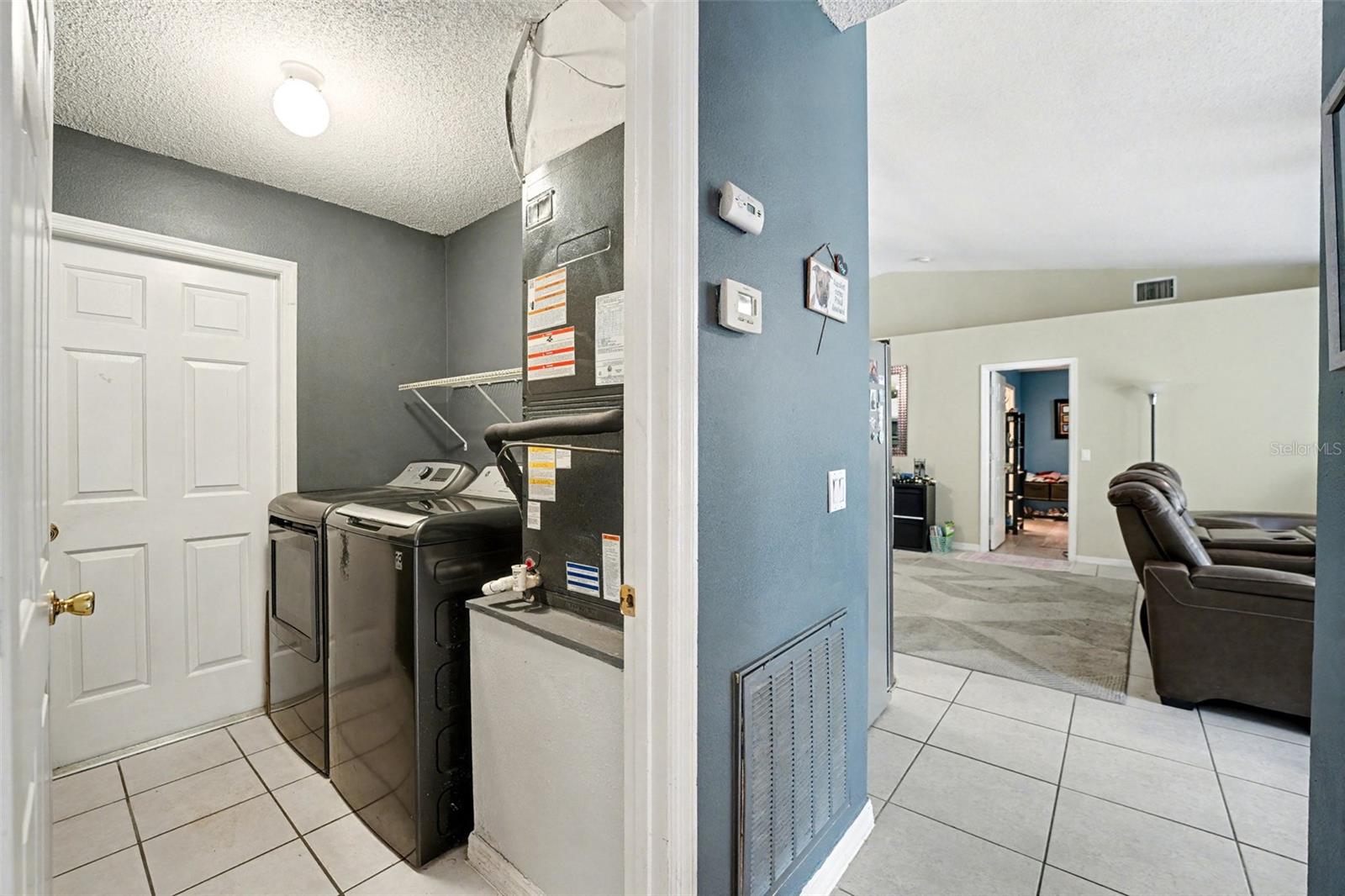 Image 22 of 27 For 2940 Evans Drive