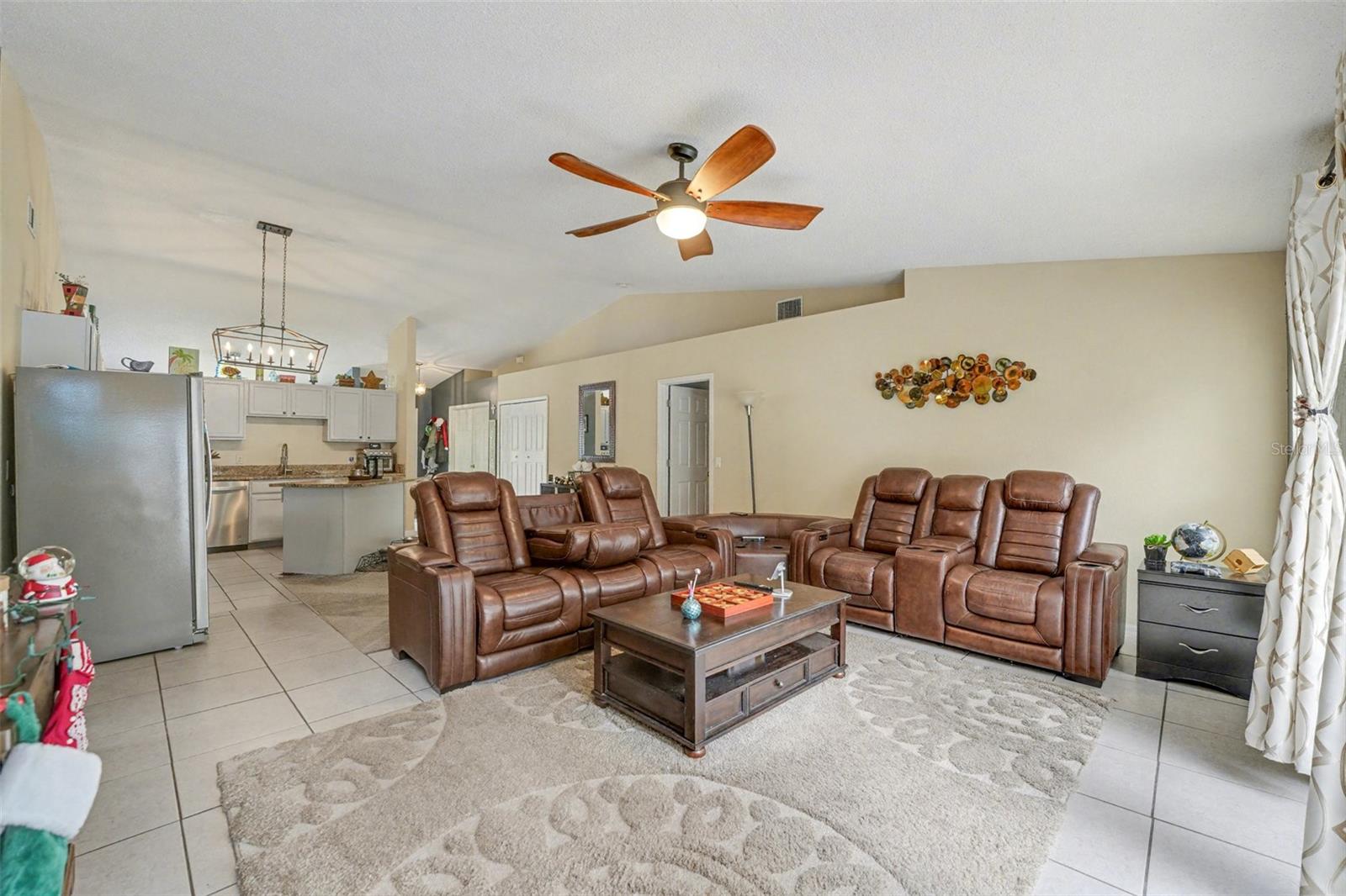 Image 4 of 27 For 2940 Evans Drive