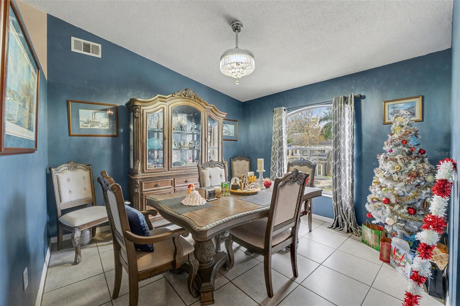 Image 9 of 27 For 2940 Evans Drive