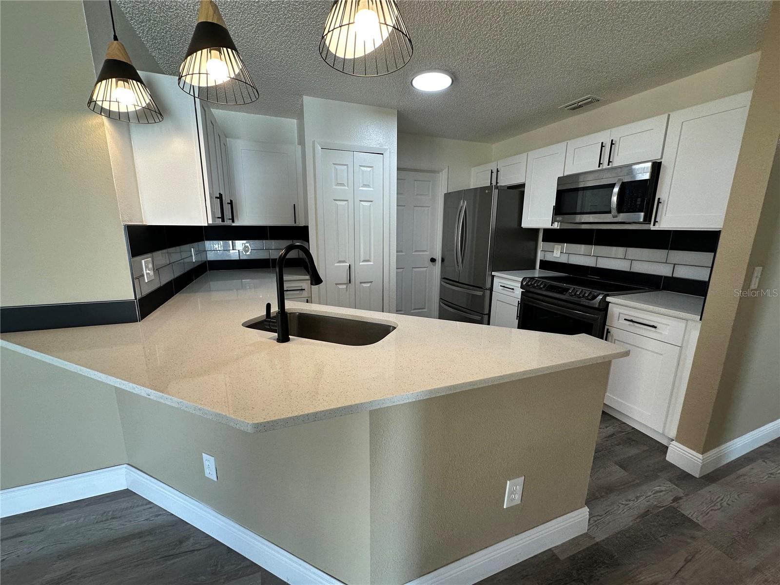 Image 4 of 14 For 5415 Cedar Lane