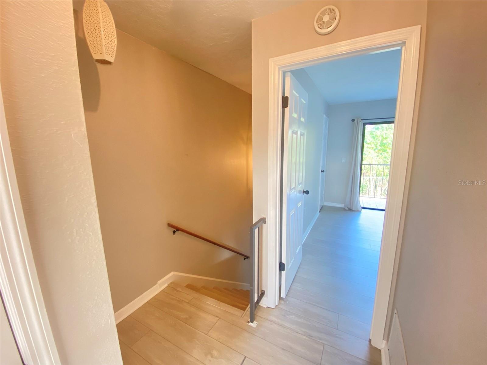 Image 16 of 32 For 1718 Gulfview Drive 429 B