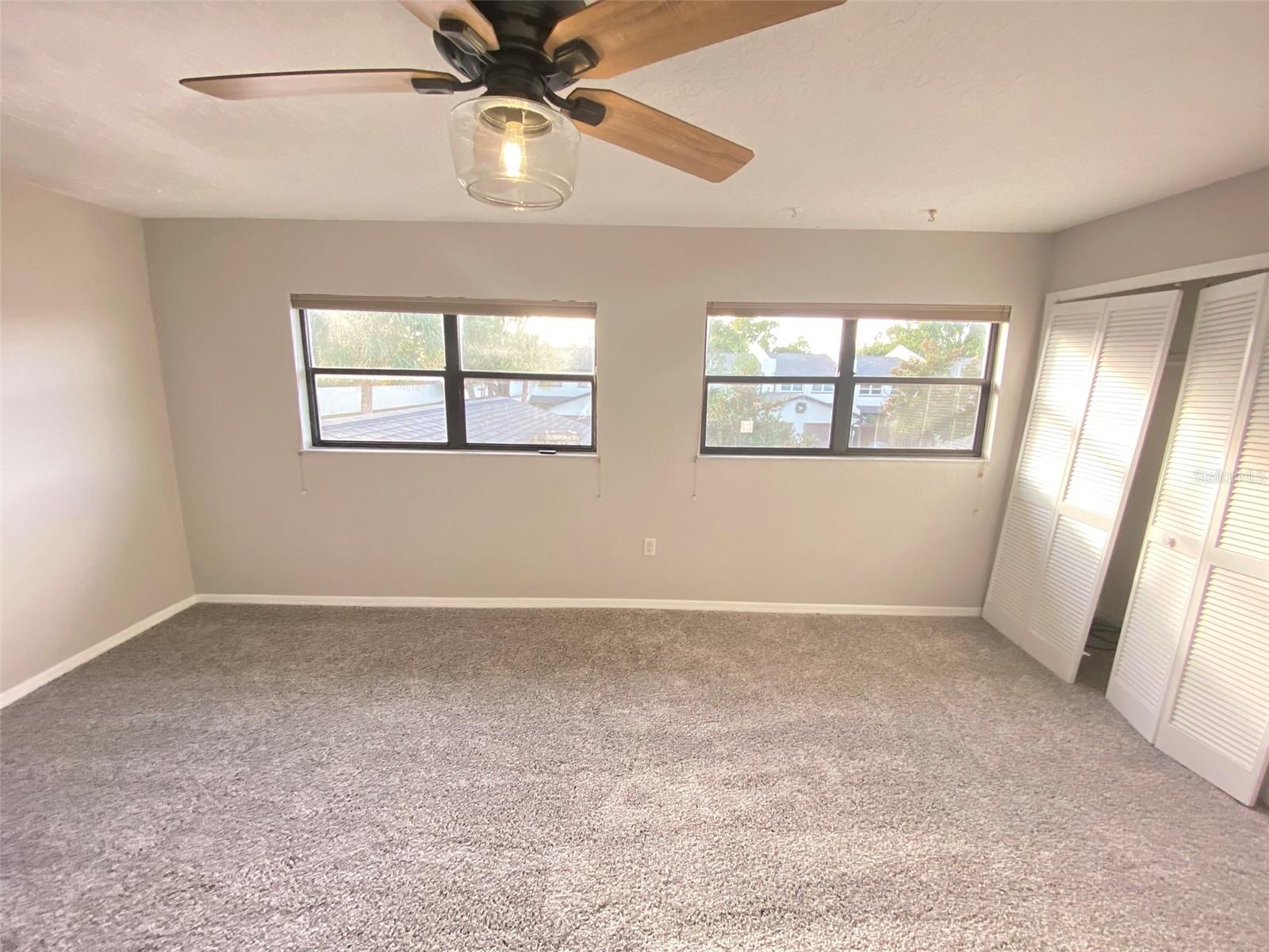 Image 24 of 32 For 1718 Gulfview Drive 429 B