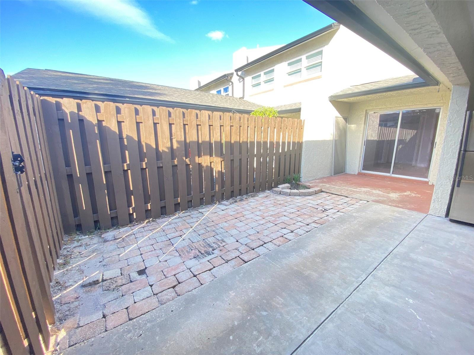 Image 29 of 32 For 1718 Gulfview Drive 429 B