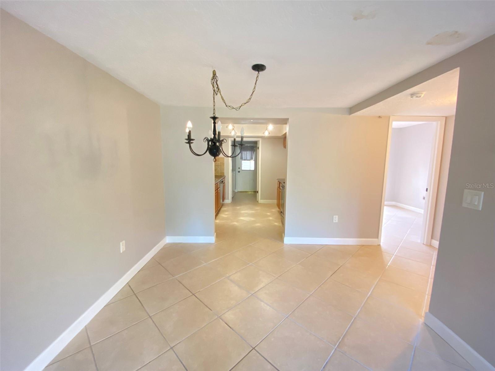 Image 6 of 32 For 1718 Gulfview Drive 429 B