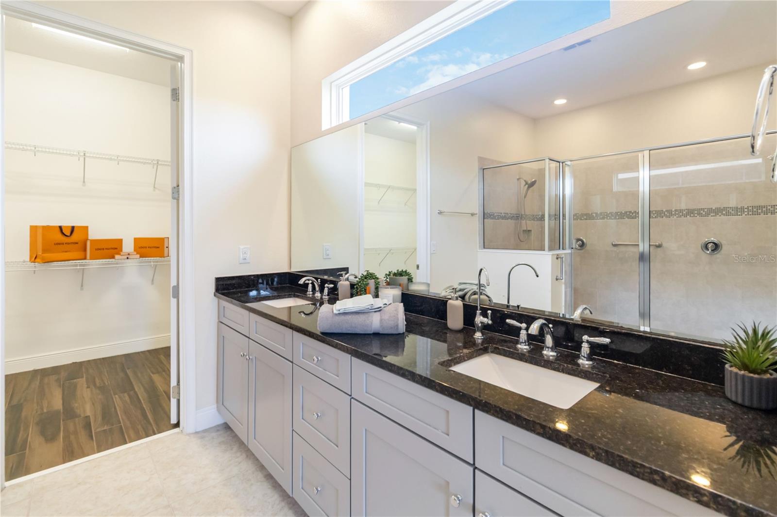 Image 13 of 26 For 4909 Fountainwood Drive