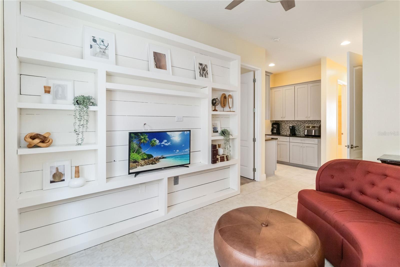 Image 18 of 26 For 4909 Fountainwood Drive