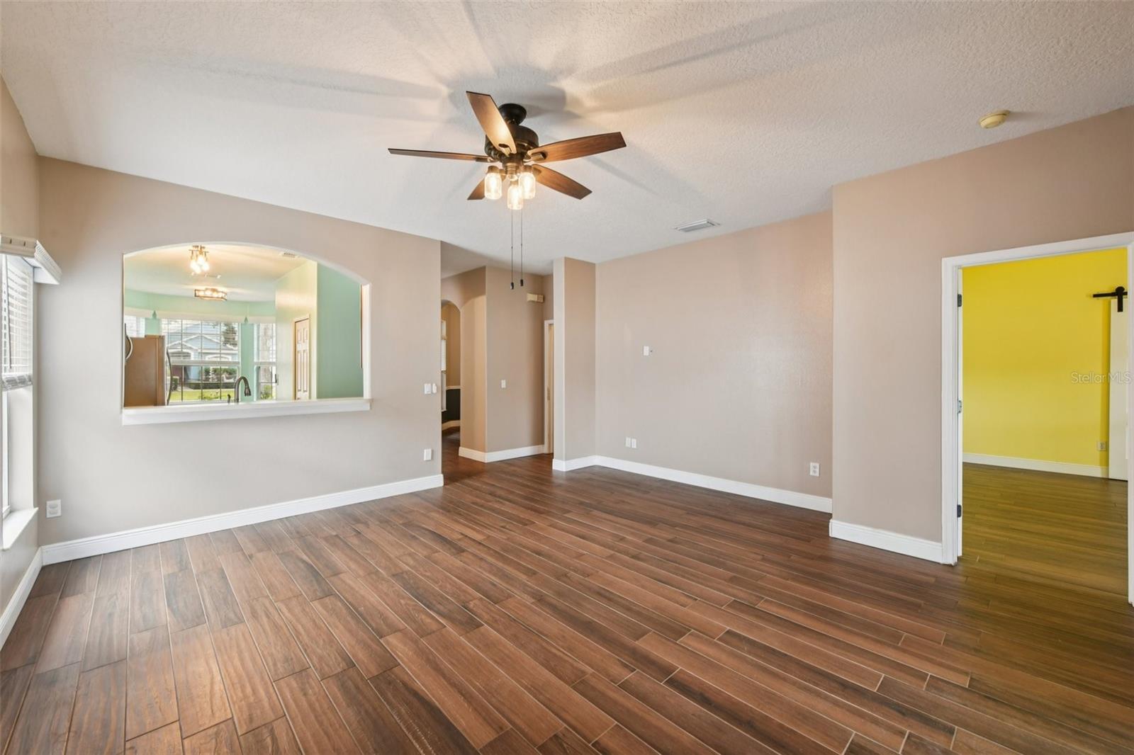 Image 11 of 43 For 8315 Lake Amhurst Trail