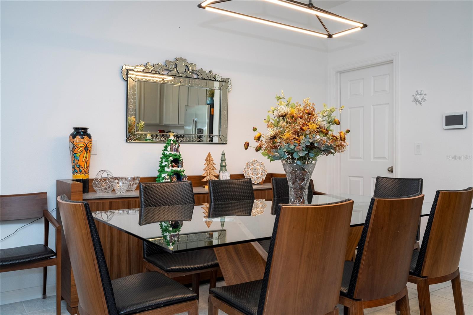 Image 17 of 43 For 8166 Mosaic Lane