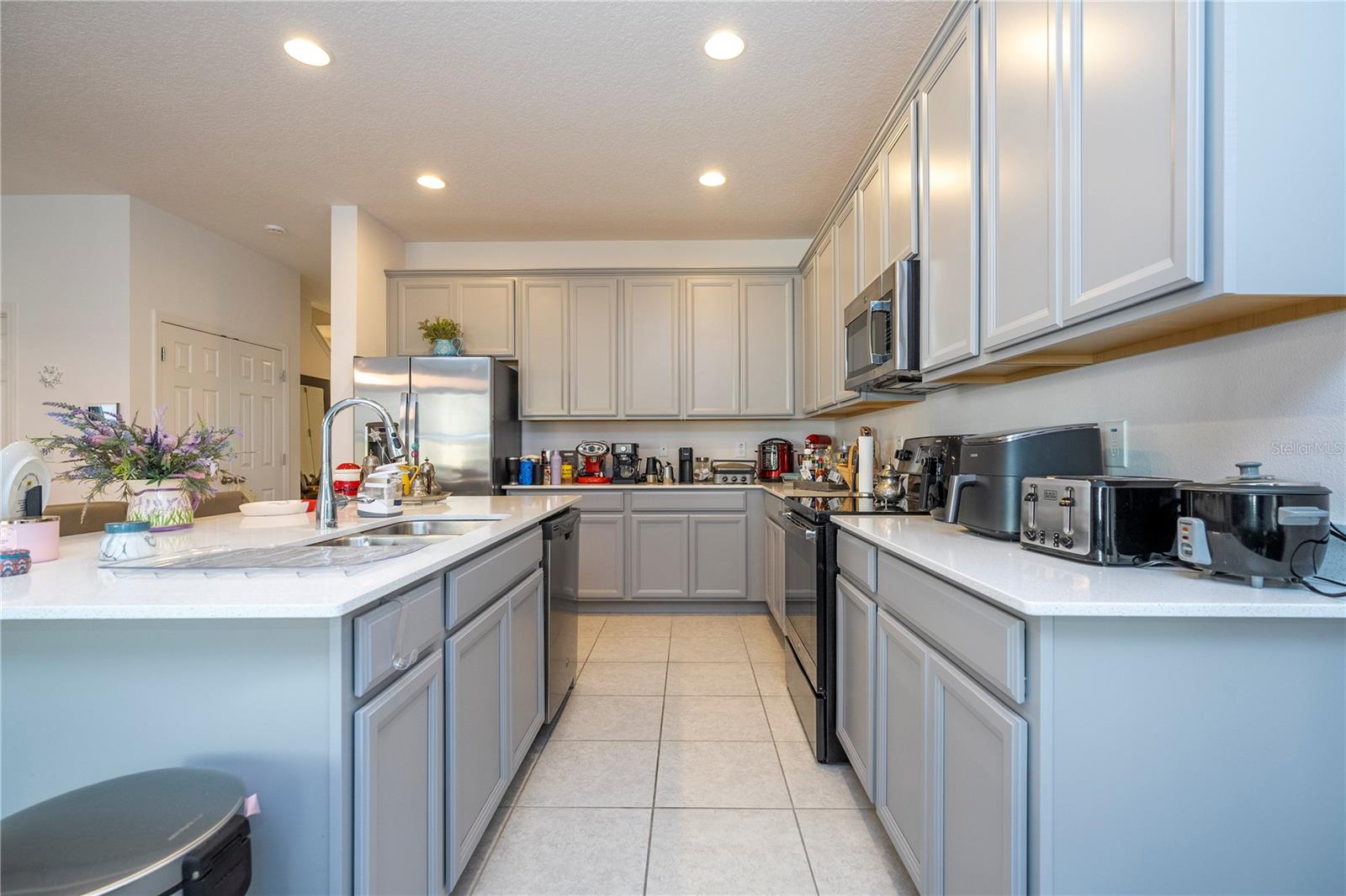 Image 21 of 43 For 8166 Mosaic Lane