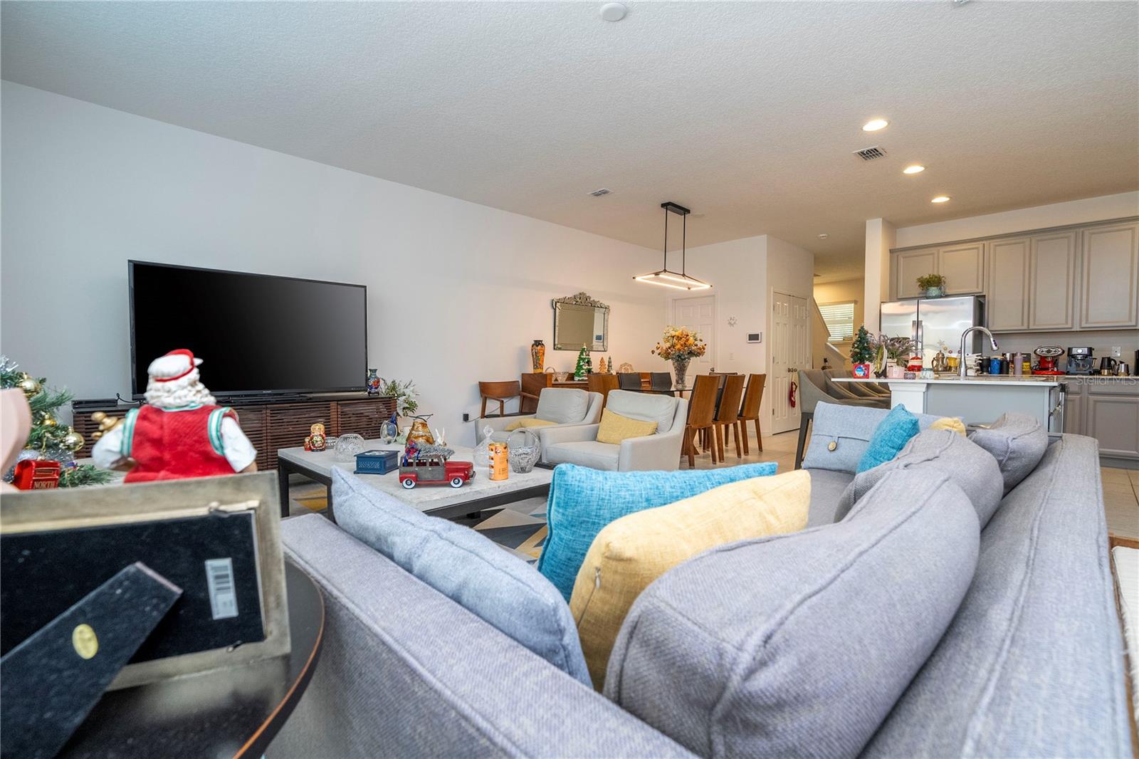 Image 25 of 43 For 8166 Mosaic Lane