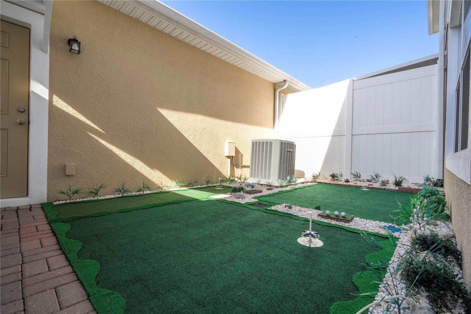 Image 26 of 43 For 8166 Mosaic Lane