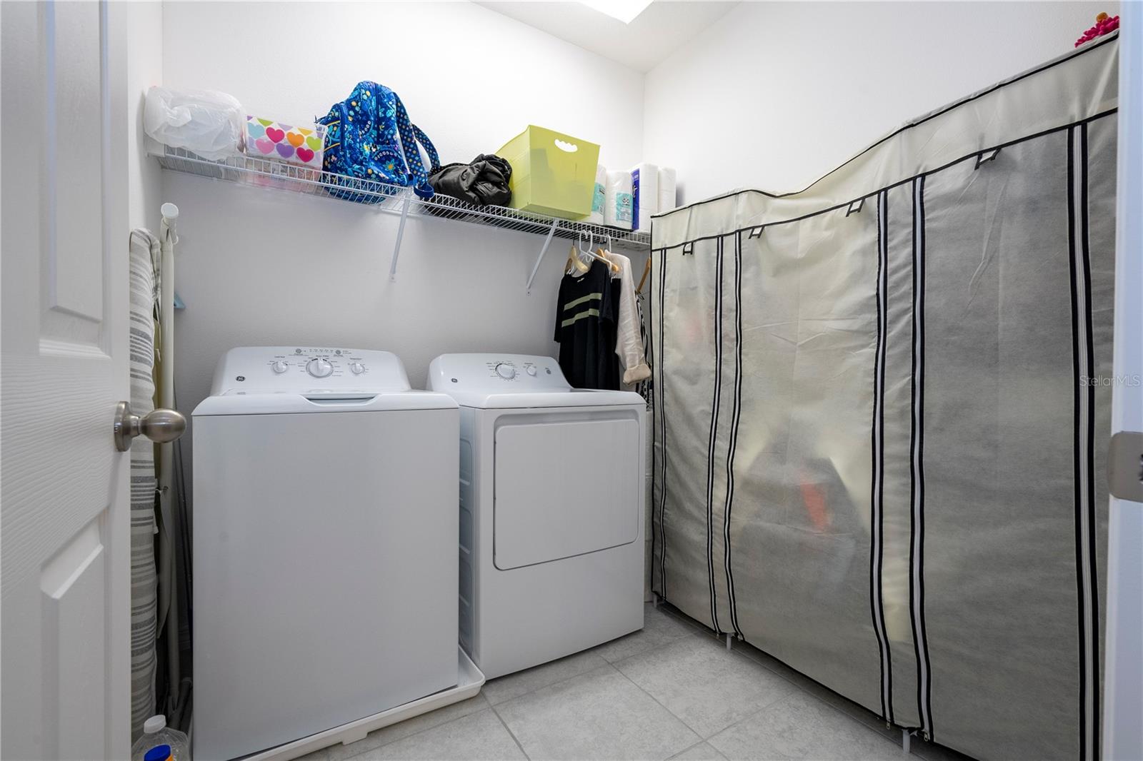 Image 32 of 43 For 8166 Mosaic Lane