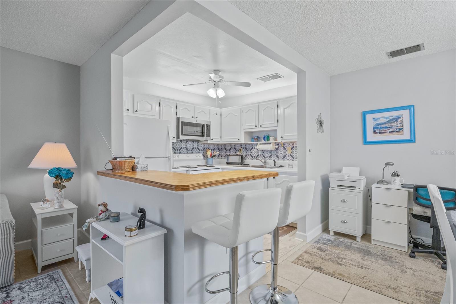 Listing photo id 9 for 11923 Boynton Lane B