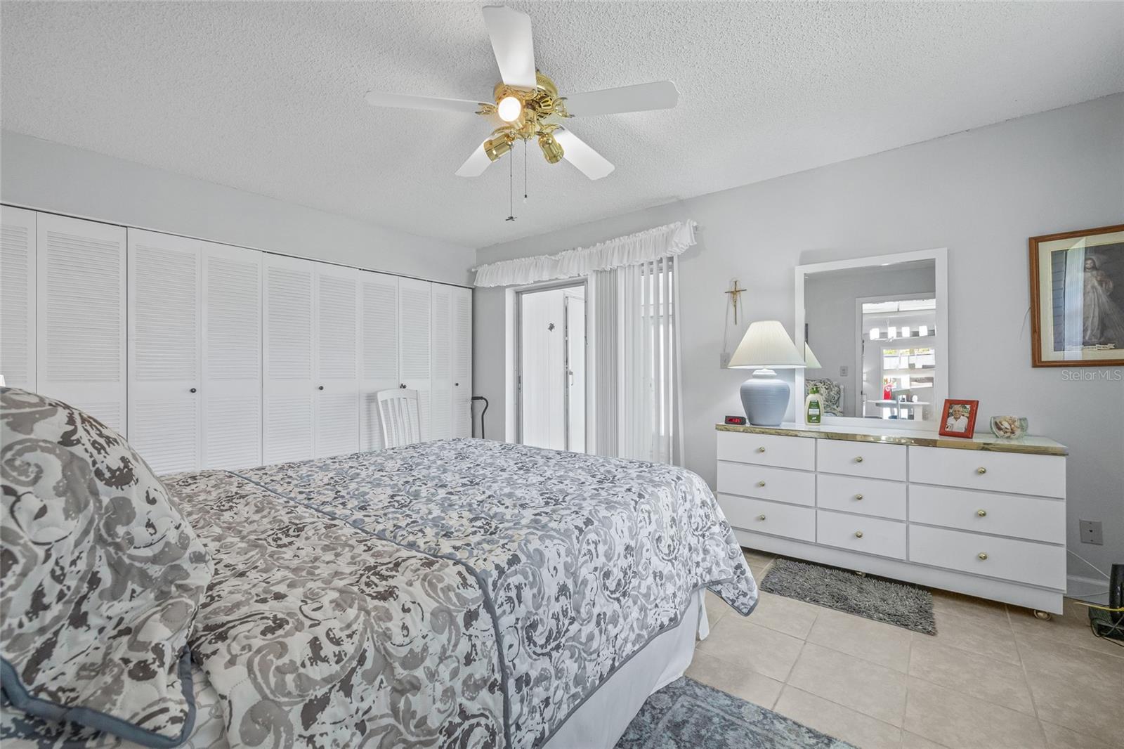 Listing photo id 15 for 11923 Boynton Lane B