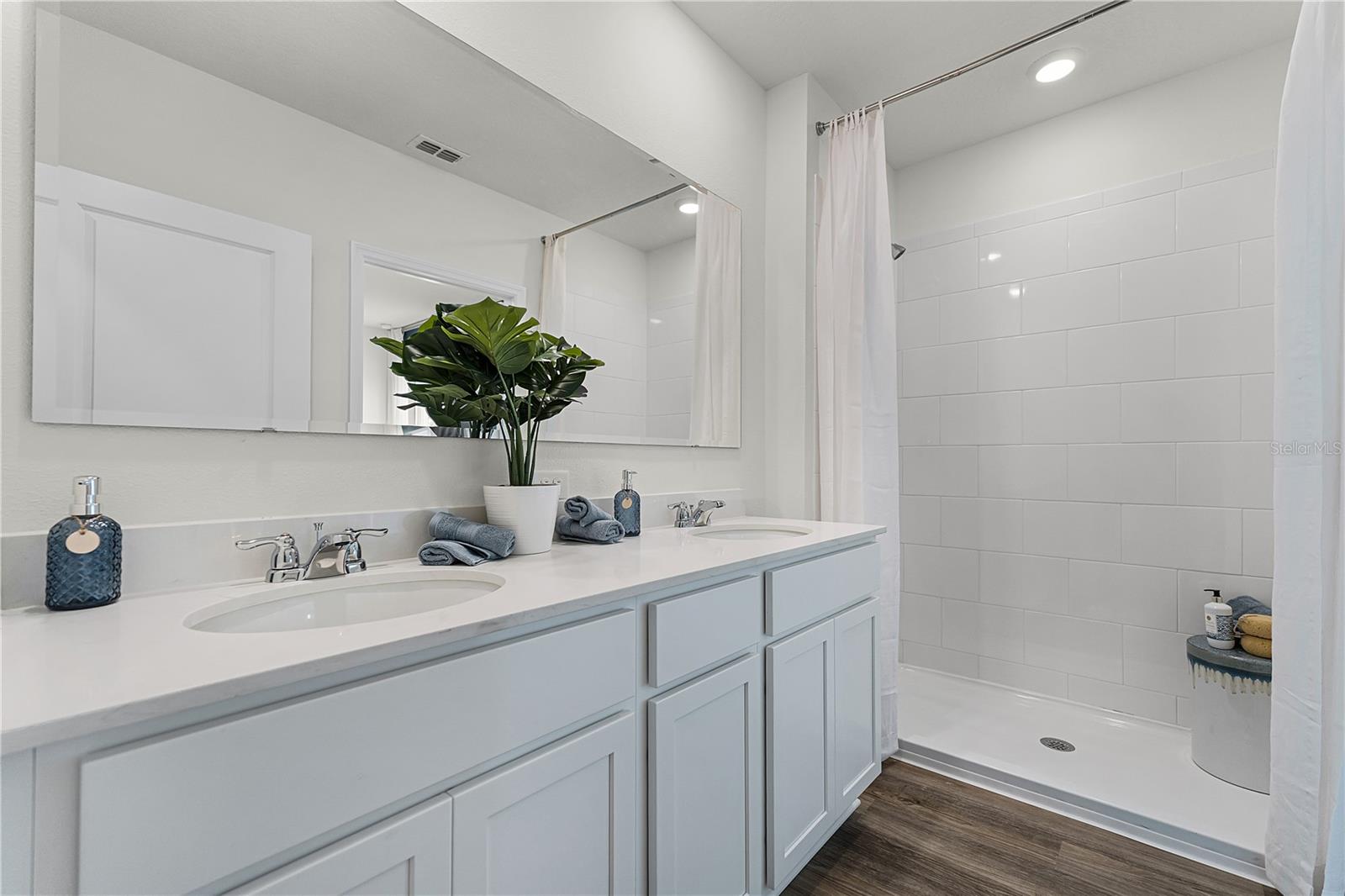 Image 12 of 23 For 2323 Ashwood Bluff Drive