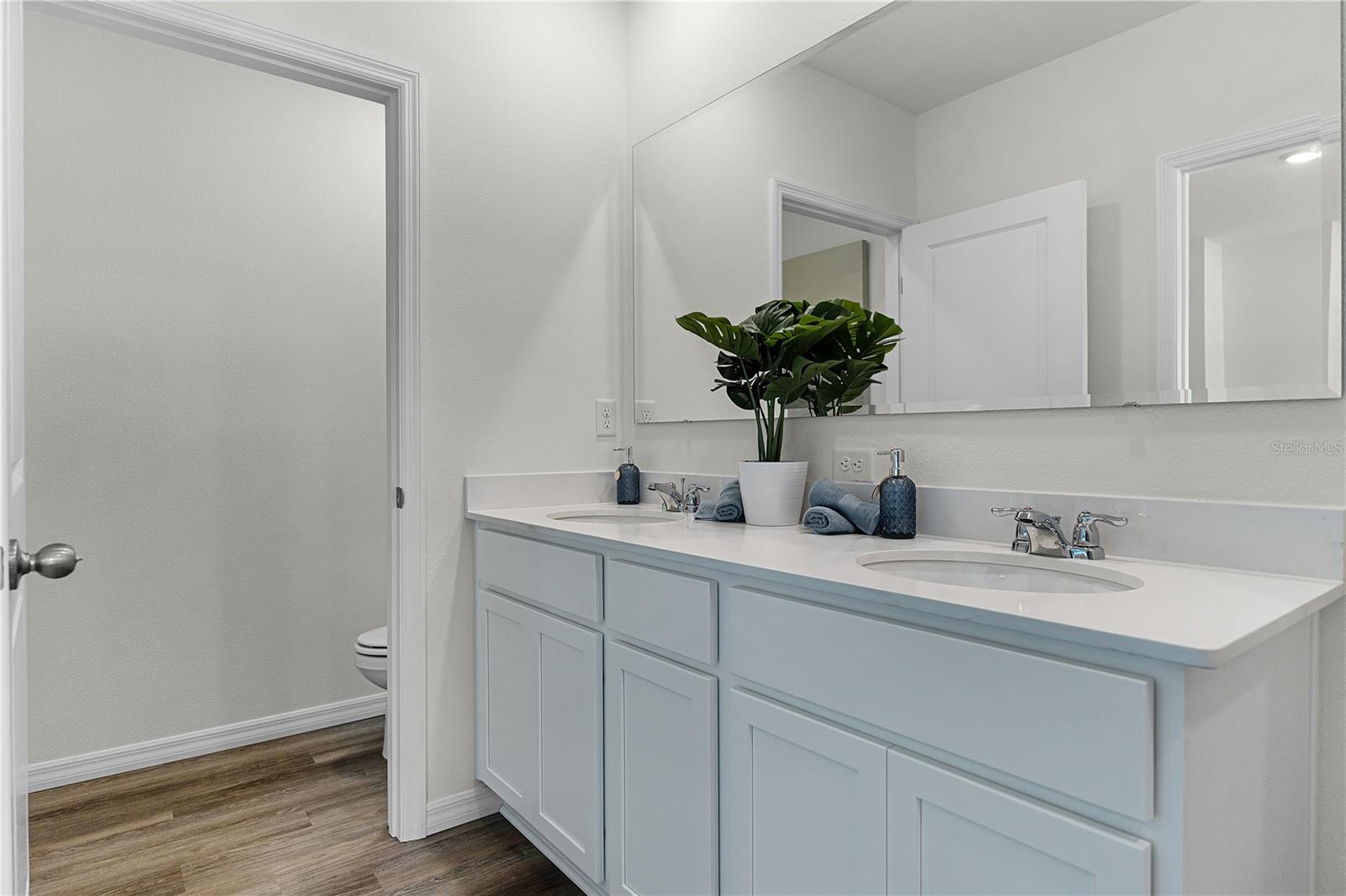 Image 13 of 23 For 2323 Ashwood Bluff Drive