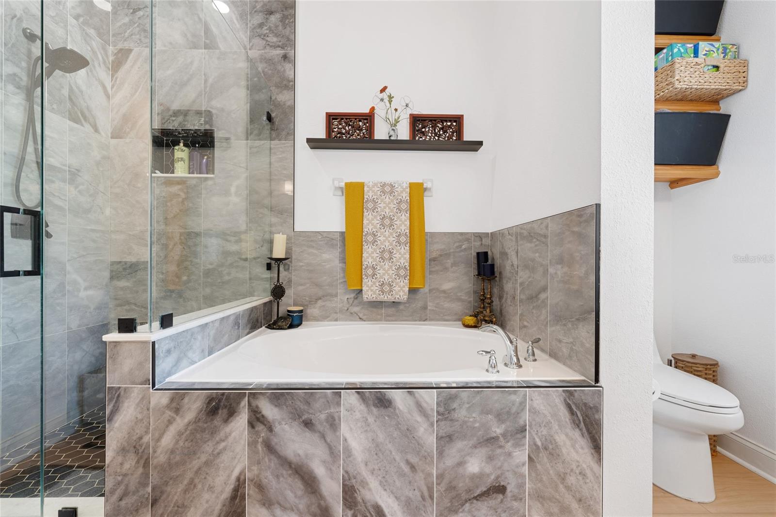 Image 19 of 23 For 1819 Common Way Road 203