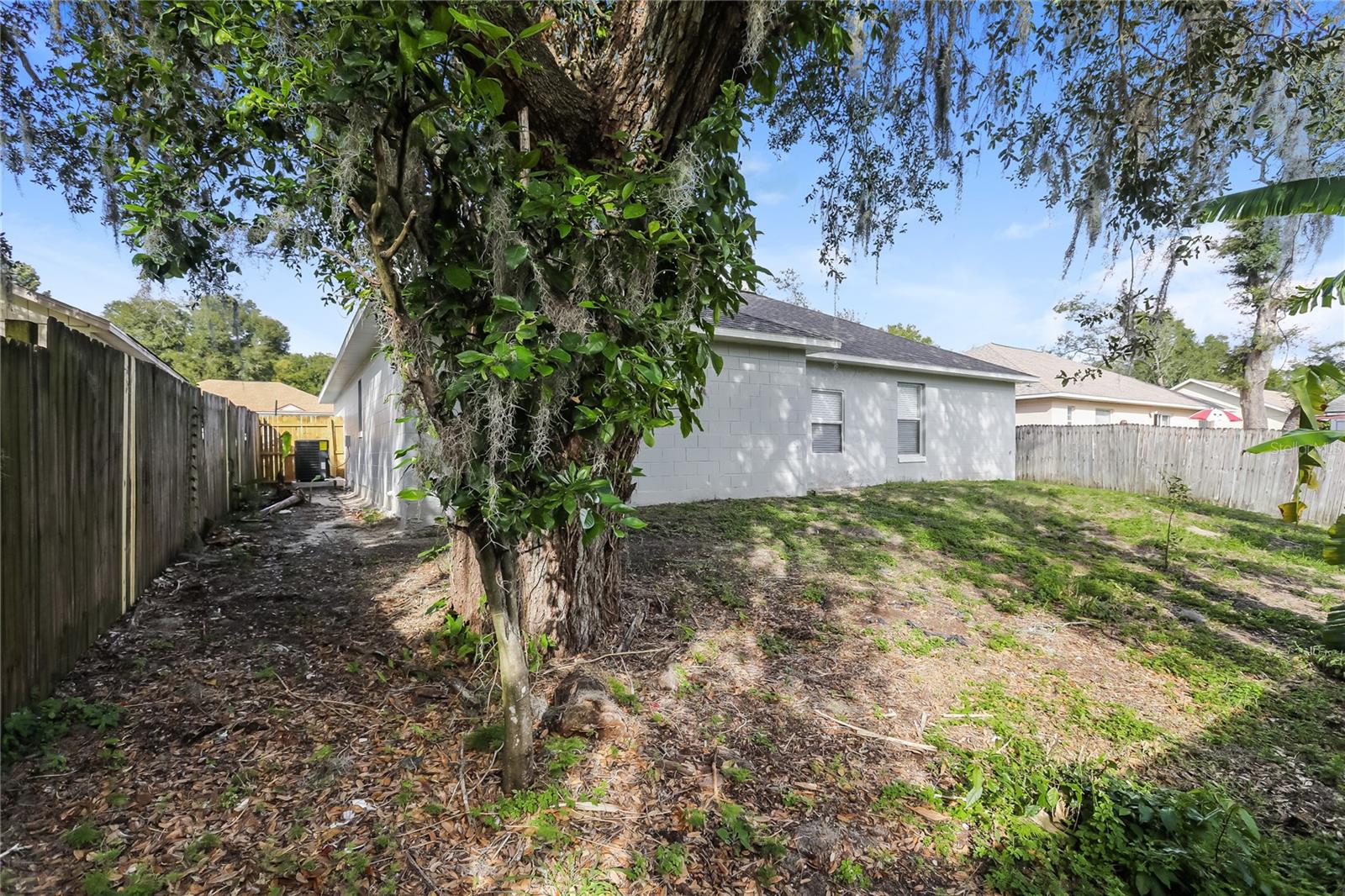 Image 15 of 16 For 6250 Kaieteur Lane