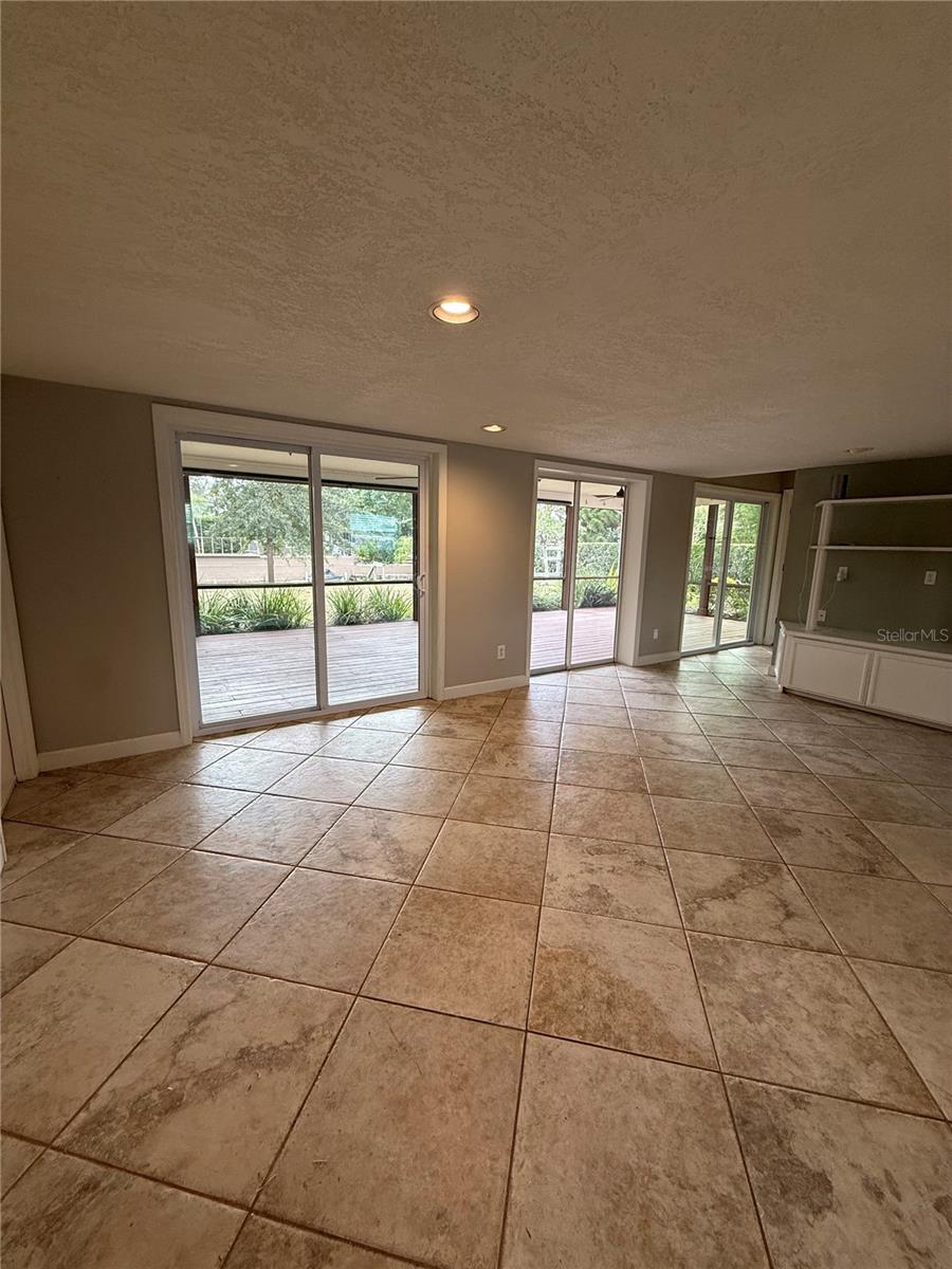 Image 14 of 39 For 103 Lake Brantley Terrace