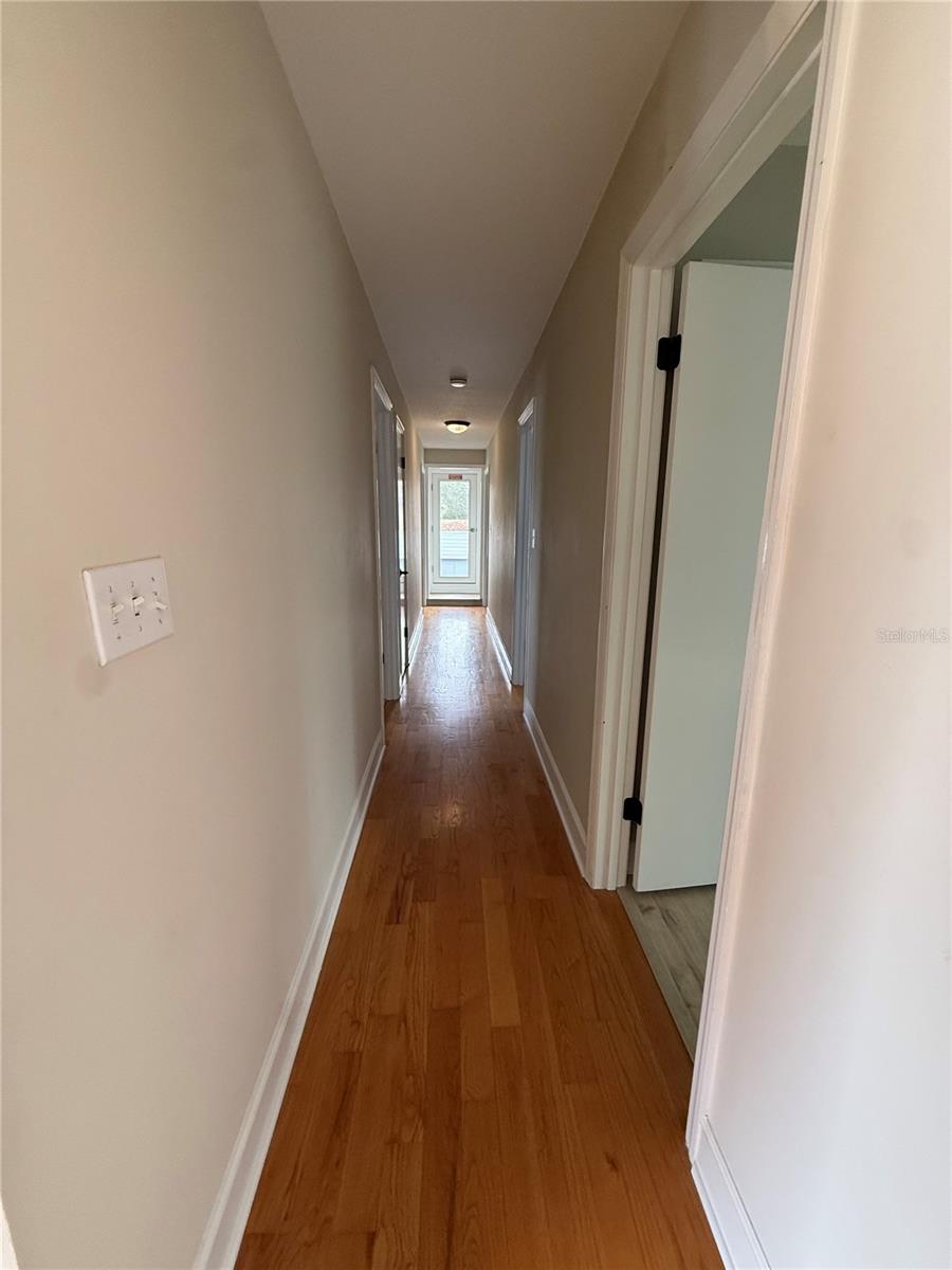 Image 16 of 39 For 103 Lake Brantley Terrace