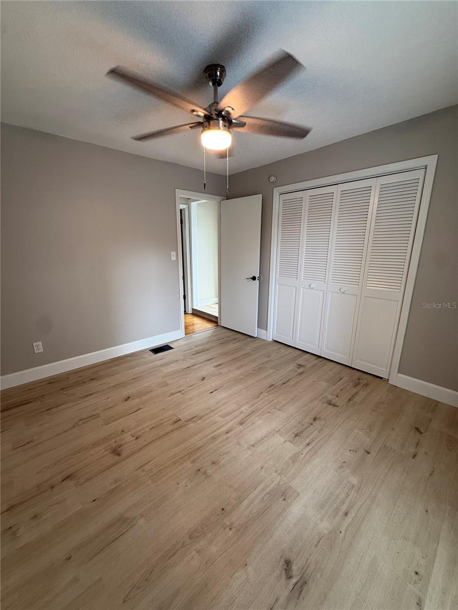 Image 19 of 39 For 103 Lake Brantley Terrace