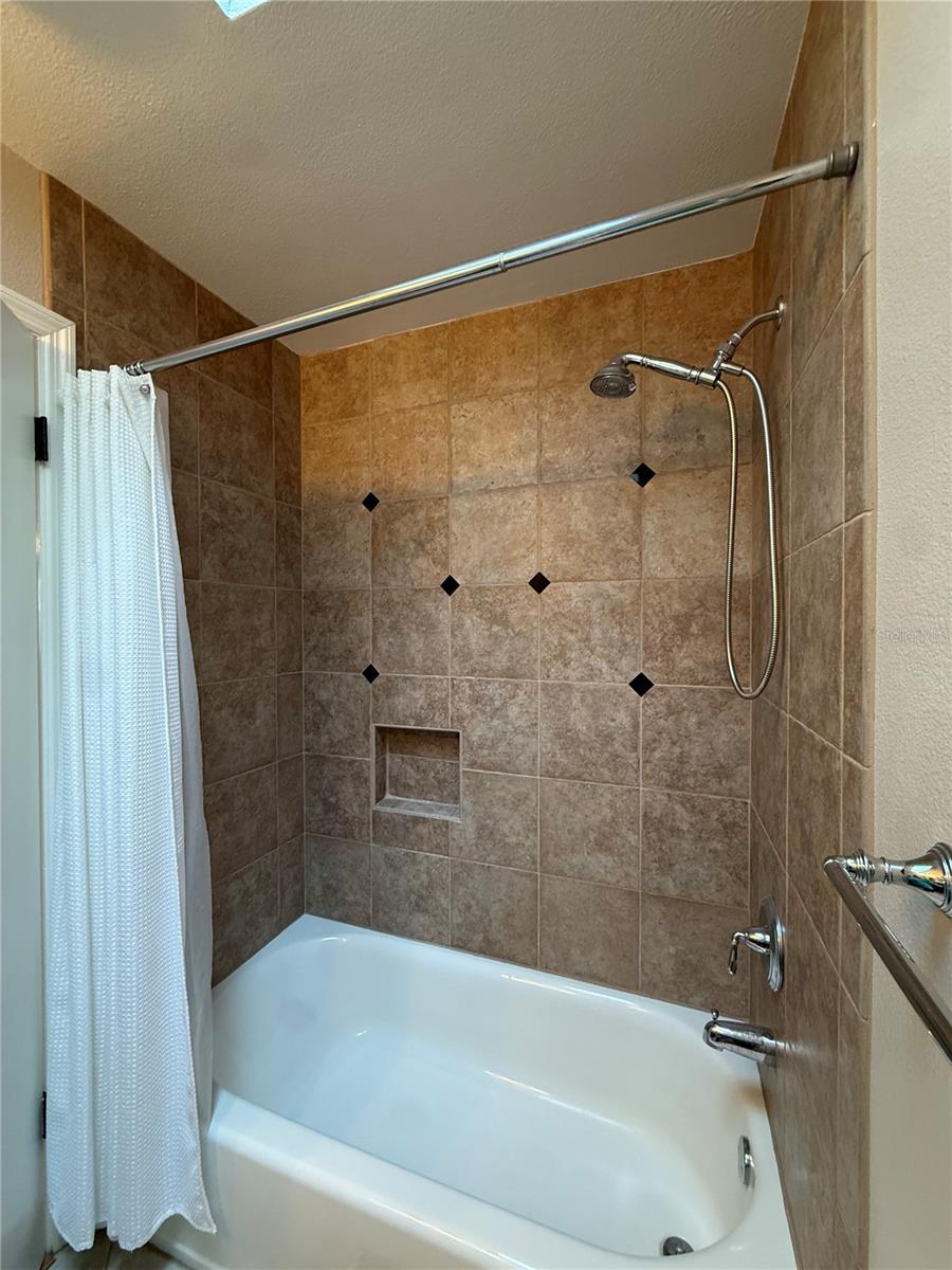 Image 24 of 39 For 103 Lake Brantley Terrace