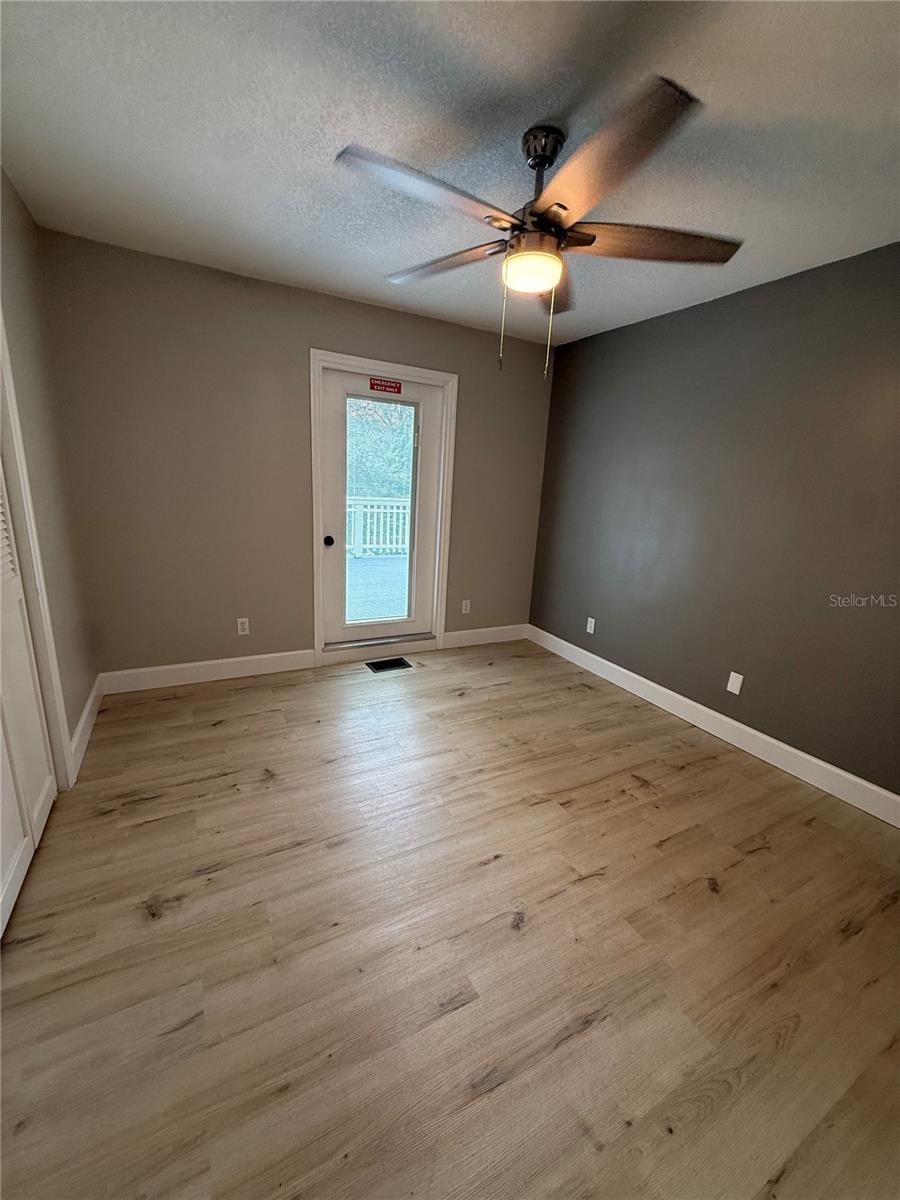 Image 27 of 39 For 103 Lake Brantley Terrace